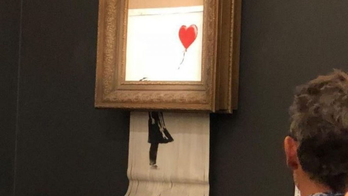 0 comments 英国知名涂鸦艺术家班克西(banksy)画作「气球女孩」在
