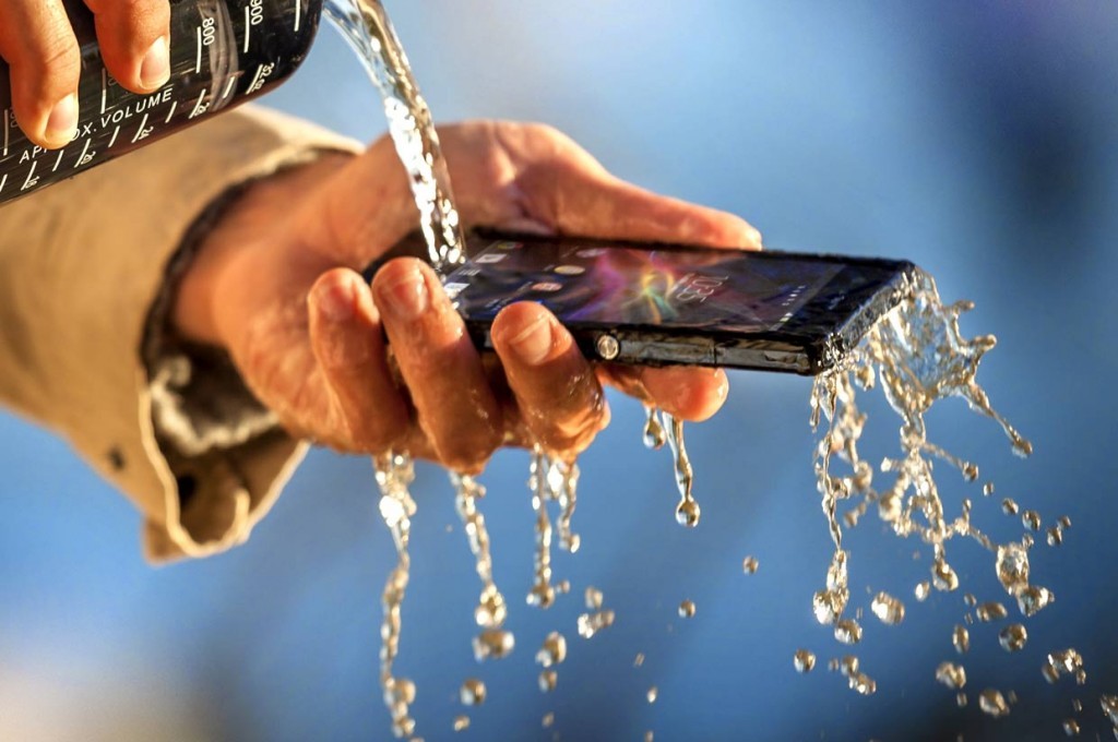 xperia-z-durability-water-resistance-1240x824-87a352114f26128dffe9e44b5a6d4cd8