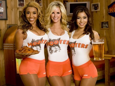 hooters-new-ad-blatantly-attacks-chipotle