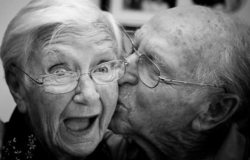 cute-kiss-love-old-romance-Favim.com-119034