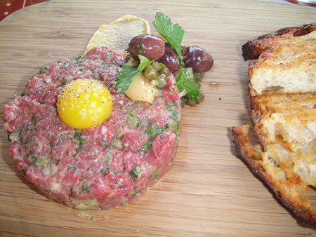 bar bouchon  steak-tartare-b