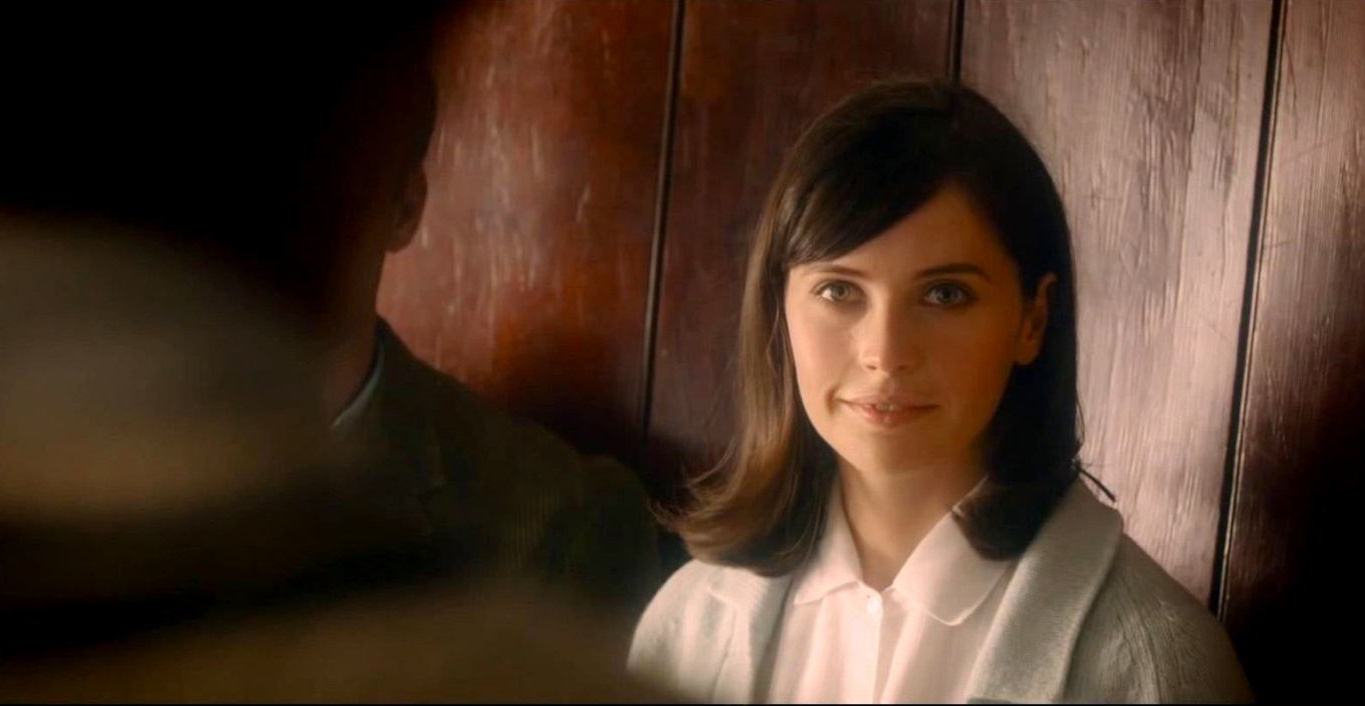 felicity-jones-in-the-theory-of-everything-movie-8