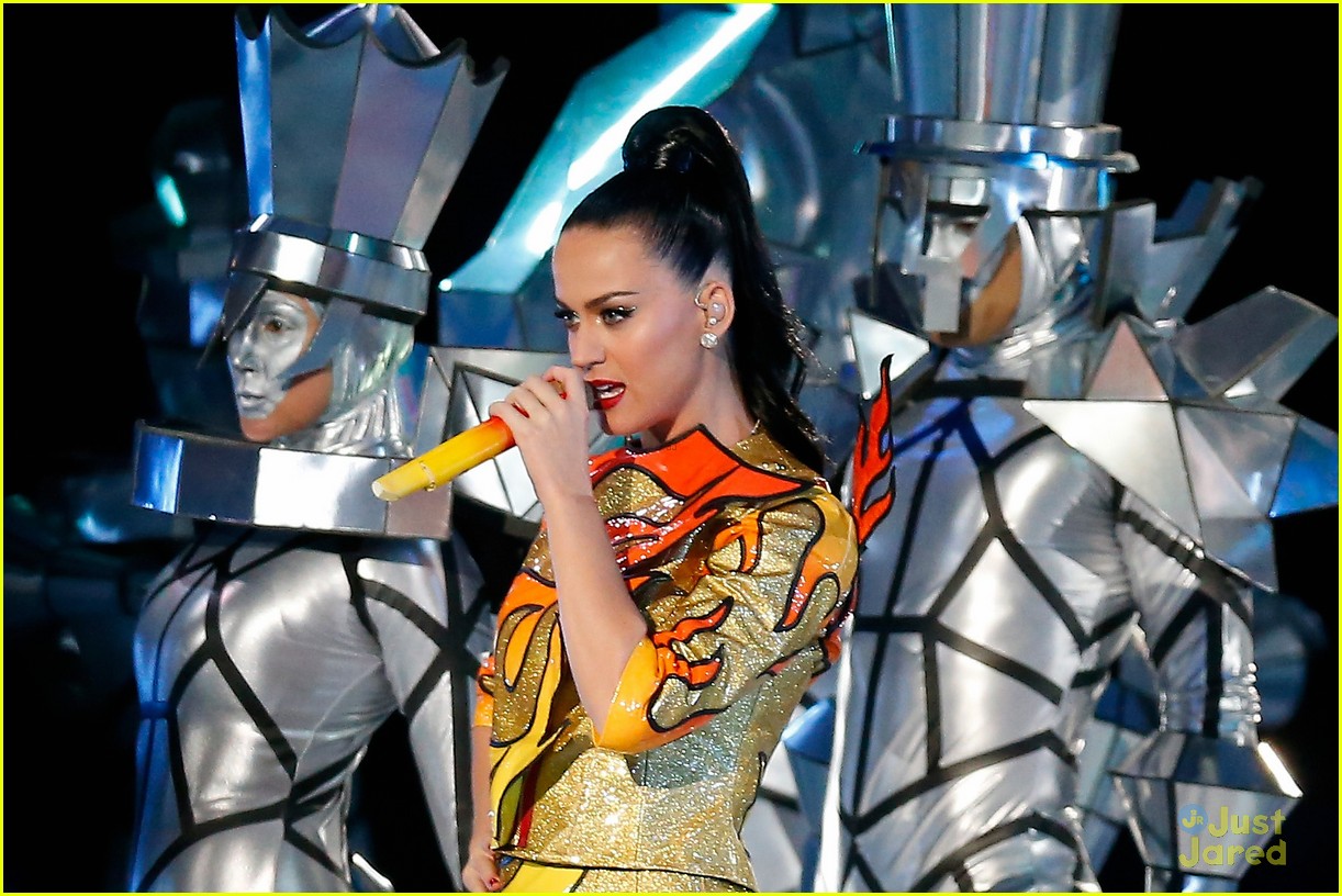 katy-perry-super-bowl-halftime-show-2015-02
