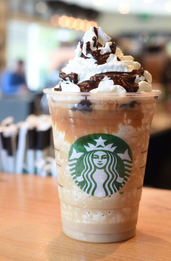 caramel-cocoa-cluster-frappuccino-blend-coffee-beverage_hi-res
