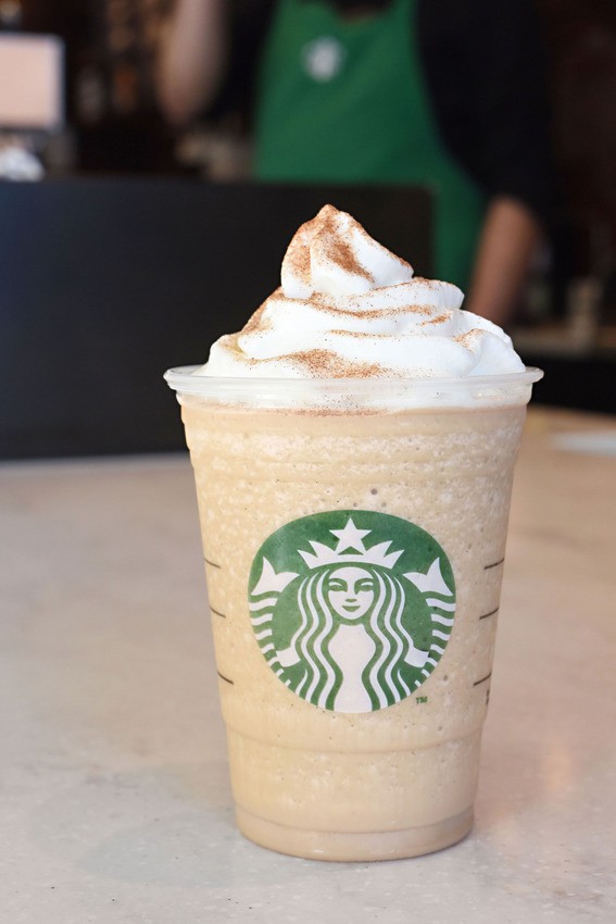 cinnamon-roll-frappuccino-blended-coffee-beverage_hi-res