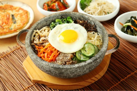 beef rice in stone pot