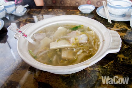 酸菜白肉凍豆腐砂鍋1