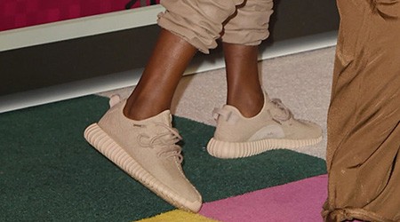 kanye-west-adidas-yeezy-350-boost-off-white-vma