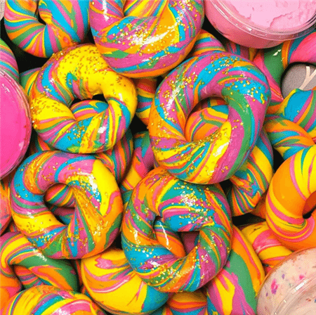 風靡紐約的「相機先吃」彩虹 BAGEL 你敢吃嗎？