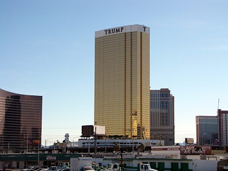 Trump_hotel_Las_Vegas_2009