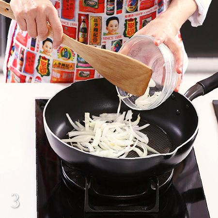LKK_QNC_recipe_Onion-and-Pork-Chop-6