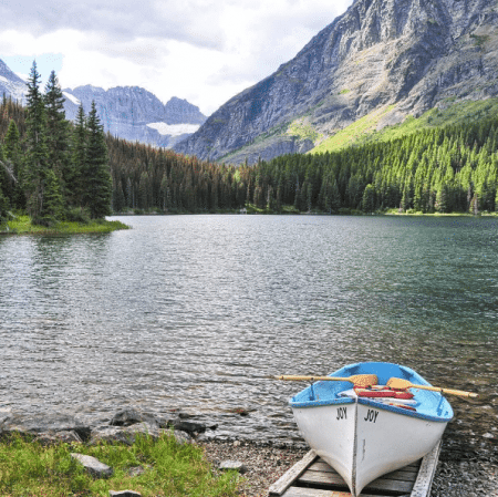 The lake & mountain