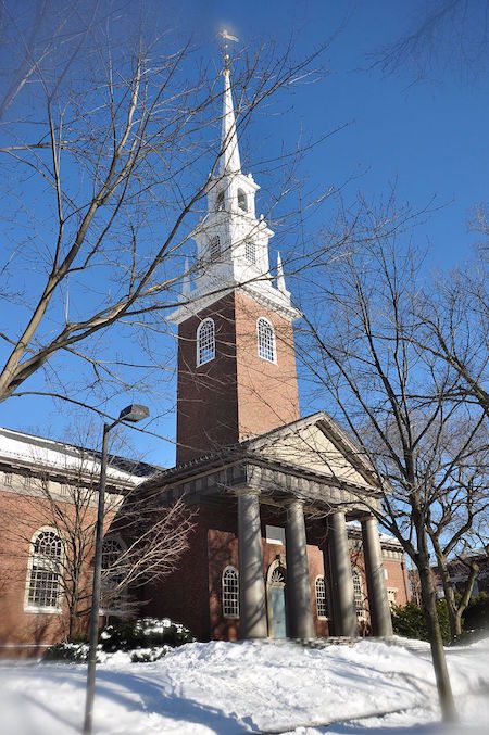 800px-Harvard_memorial_church_winter_2009