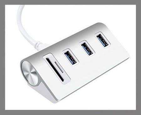 a-usb-hub-with-micro-and-regular-sd-card-readers