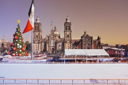 christmas-mexico-city-cathedral-zocalo