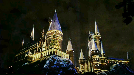 Universal Studios 哈利波特城堡声光秀“耶诞特别版”11月24日欢乐登场~