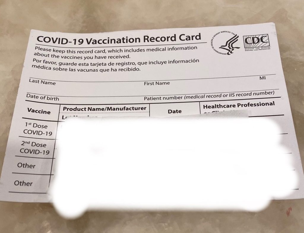 打完疫苗记得不要丢了 Vaccination Card 未来上学、旅行都靠它！