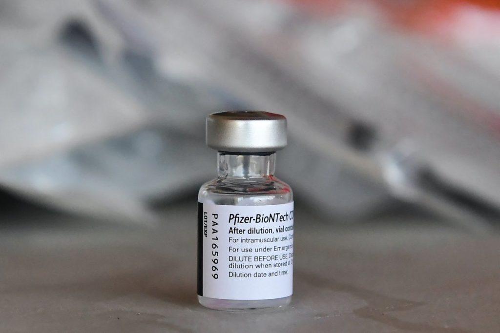 FDA 正式批准 Pfizer/BNT 疫苗 盼鼓勵更多民眾接種