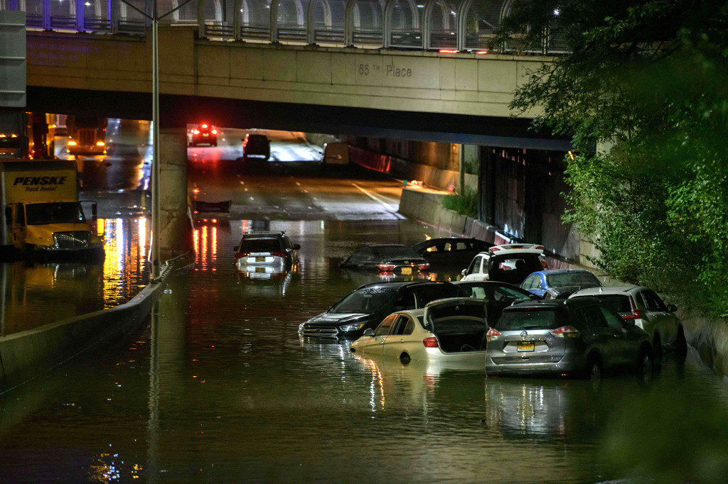 紐約市遭灌入5萬座奧運泳池雨量 颶風 Ida 釀9死