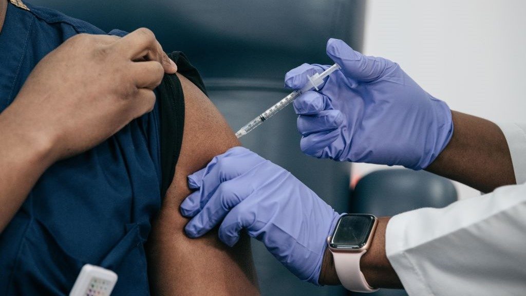 美核准完整接种 Pfizer 疫苗6个月后追打第3剂 限65岁以上与高危险族群