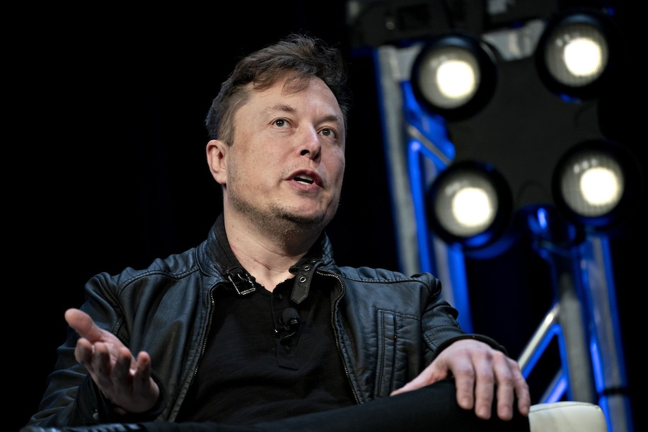 Elon Musk：Tesla 2年內不推新車 拚全自駕和機器人