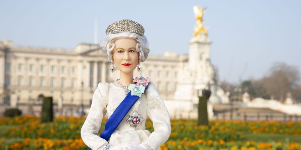 預慶英女王登基70週年 限量紀念款芭比壽辰推出