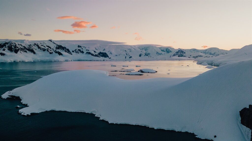 南极海冰面积缩至190万平方公里 创逾40年最低