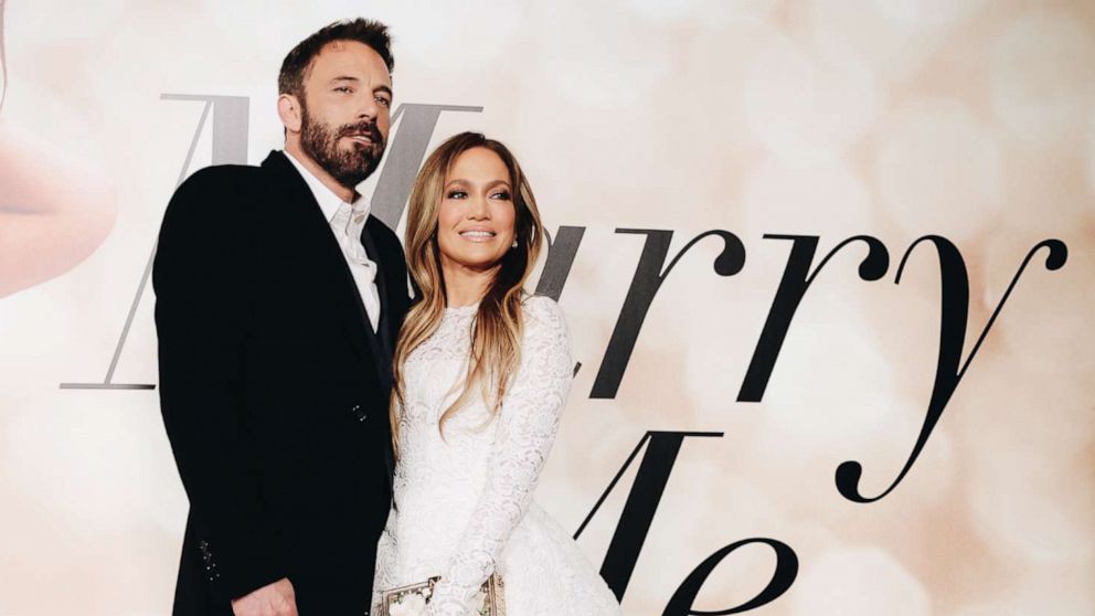 Jennifer Lopez 與 Ben Affleck 訂婚 ‘Bennifer’分手18年續前緣