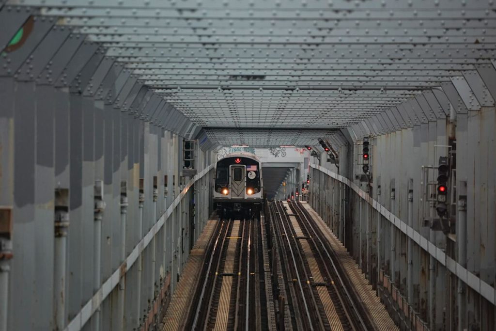 纽约市再传地铁攻击案 1男子遭枪杀身亡