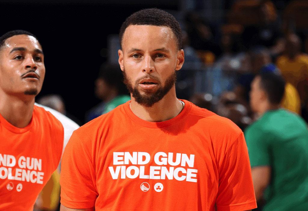 NBA 总冠军赛前 Warriors、Celtics 共同发声 穿橘衣吁终结枪枝暴力