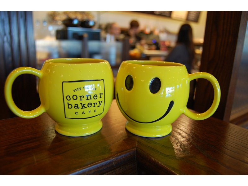 corner bakery cafe免费杯子送给前100名顾客(10/2)