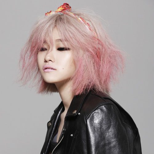 孙胜妍() 2013年参加了韩国选秀节目《韩国好声音》并一举拿下总冠军!