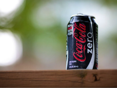 coke zero的風味比起健怡更像傳統可樂.